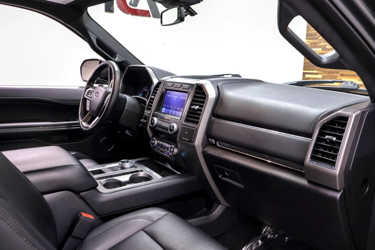 Ford Expedition MAX photo 12