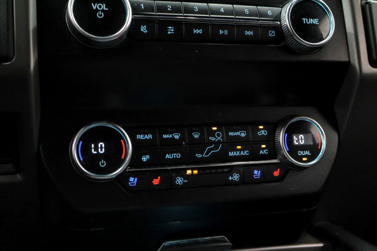 Ford Expedition MAX photo 19