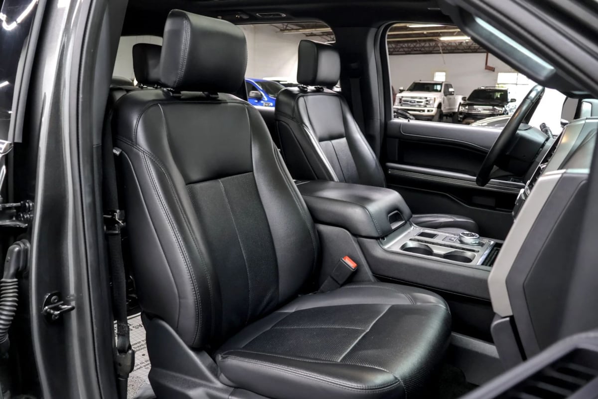 Ford Expedition MAX photo 30