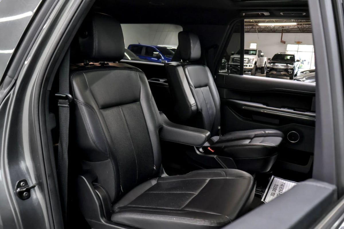 Ford Expedition MAX photo 31