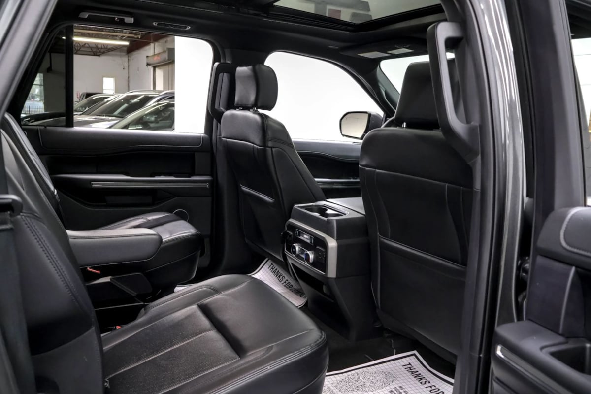 Ford Expedition MAX photo 32
