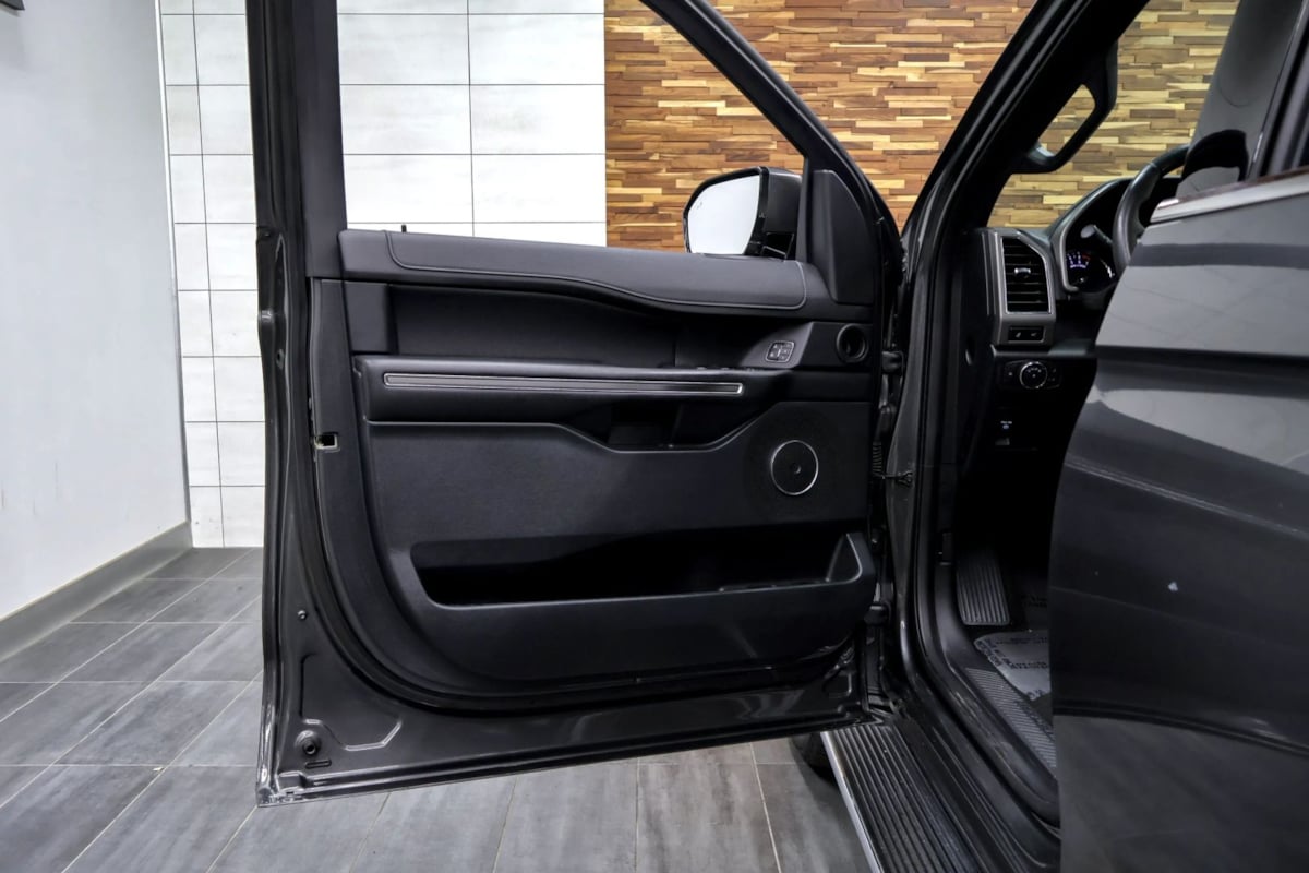 Ford Expedition MAX photo 38