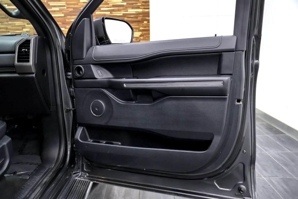 Ford Expedition MAX photo 40