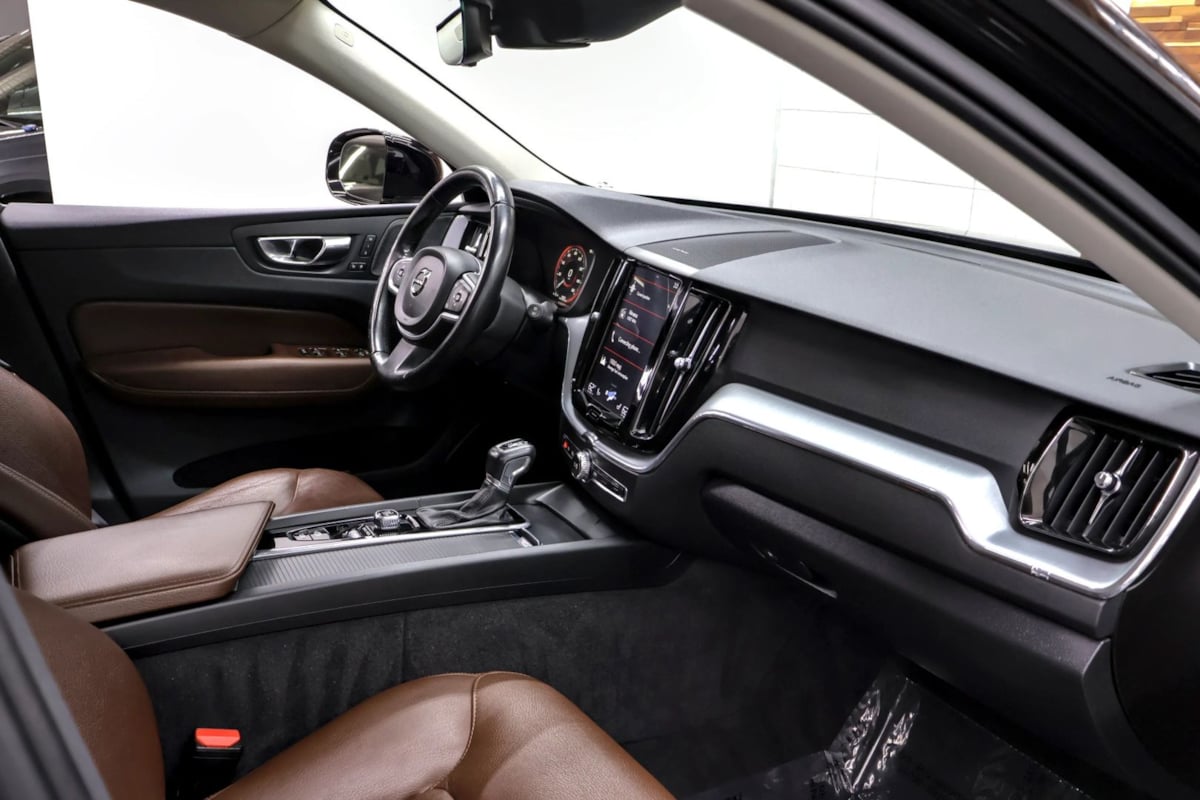 Volvo XC60 photo 12