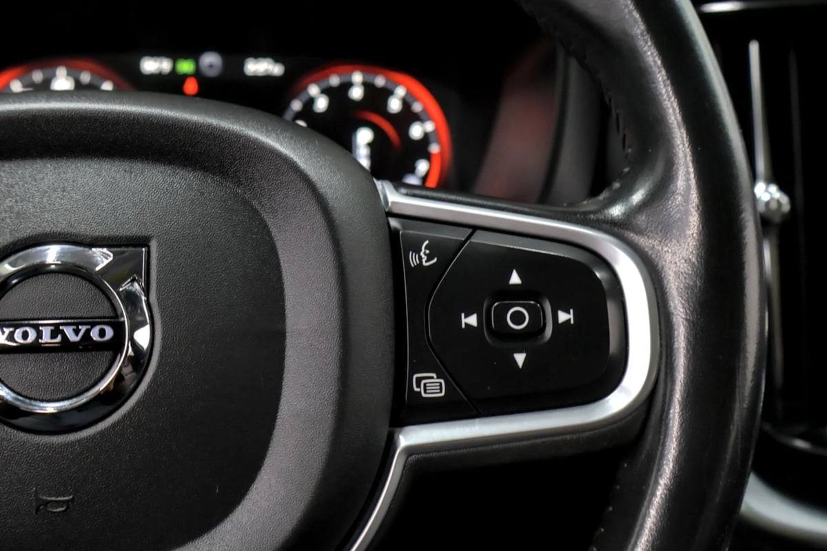 Volvo XC60 photo 15