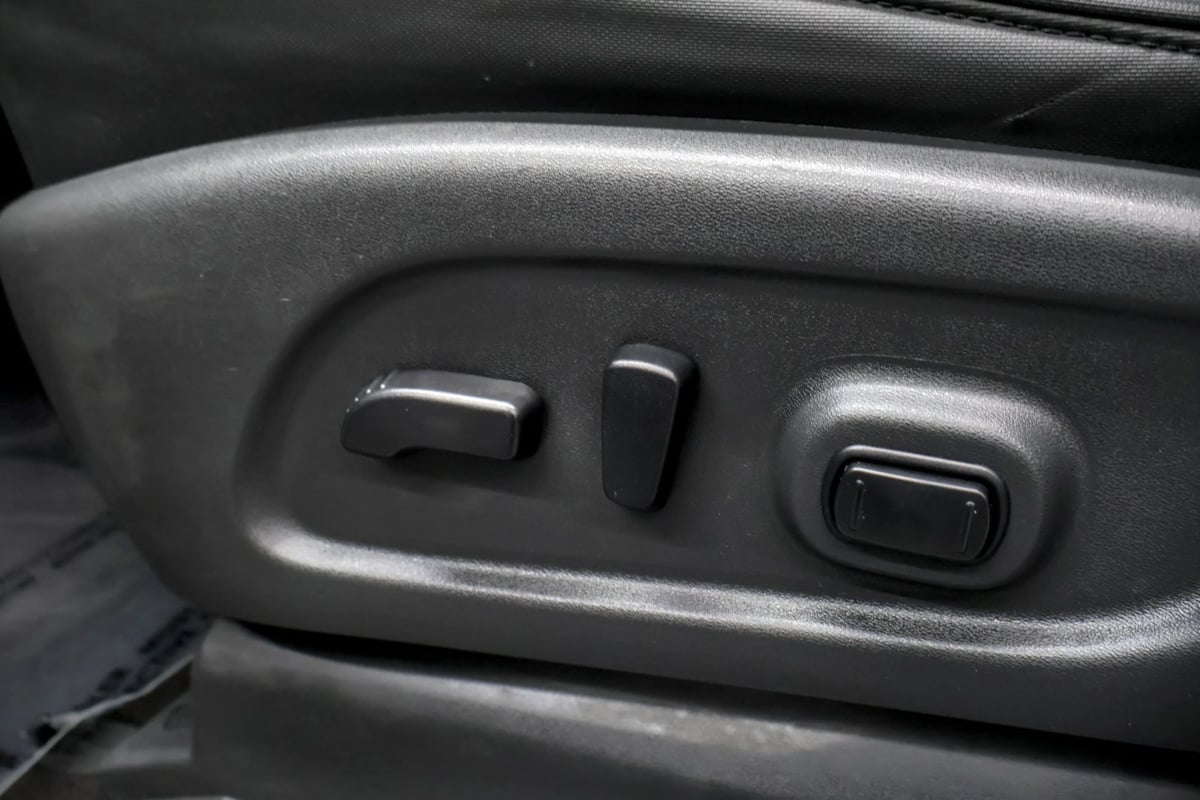 Photo 34 of this Nissan Titan XD