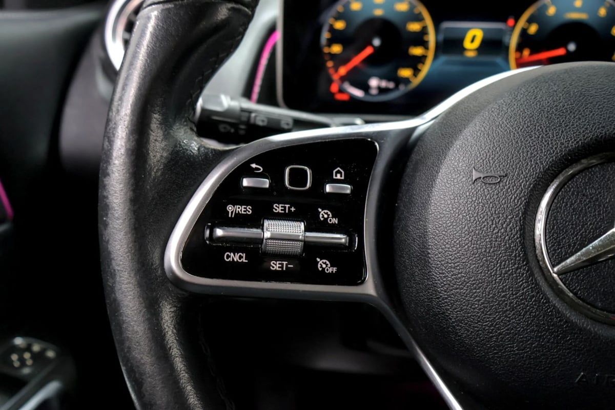 Mercedes-Benz GLB 250 photo 14