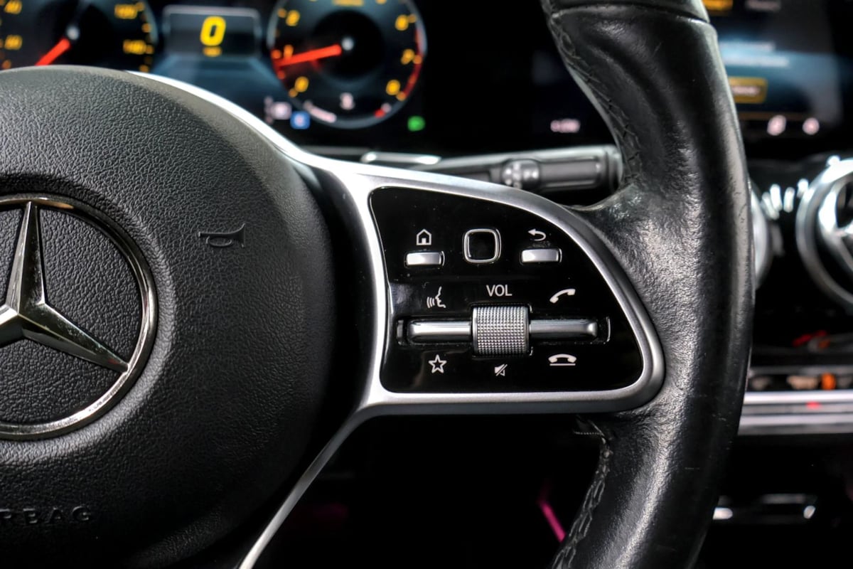 Mercedes-Benz GLB 250 photo 15