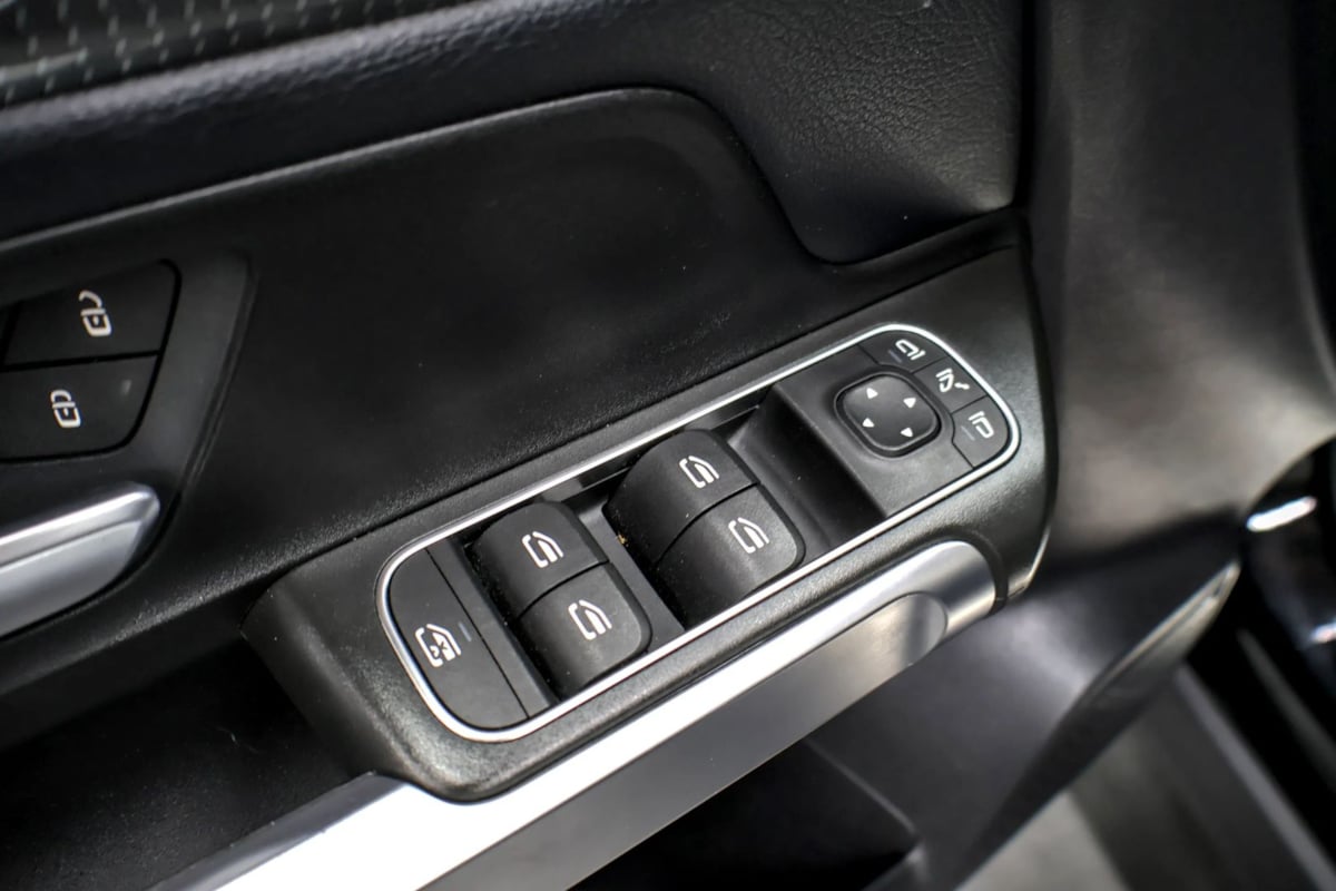 Mercedes-Benz GLB 250 photo 33