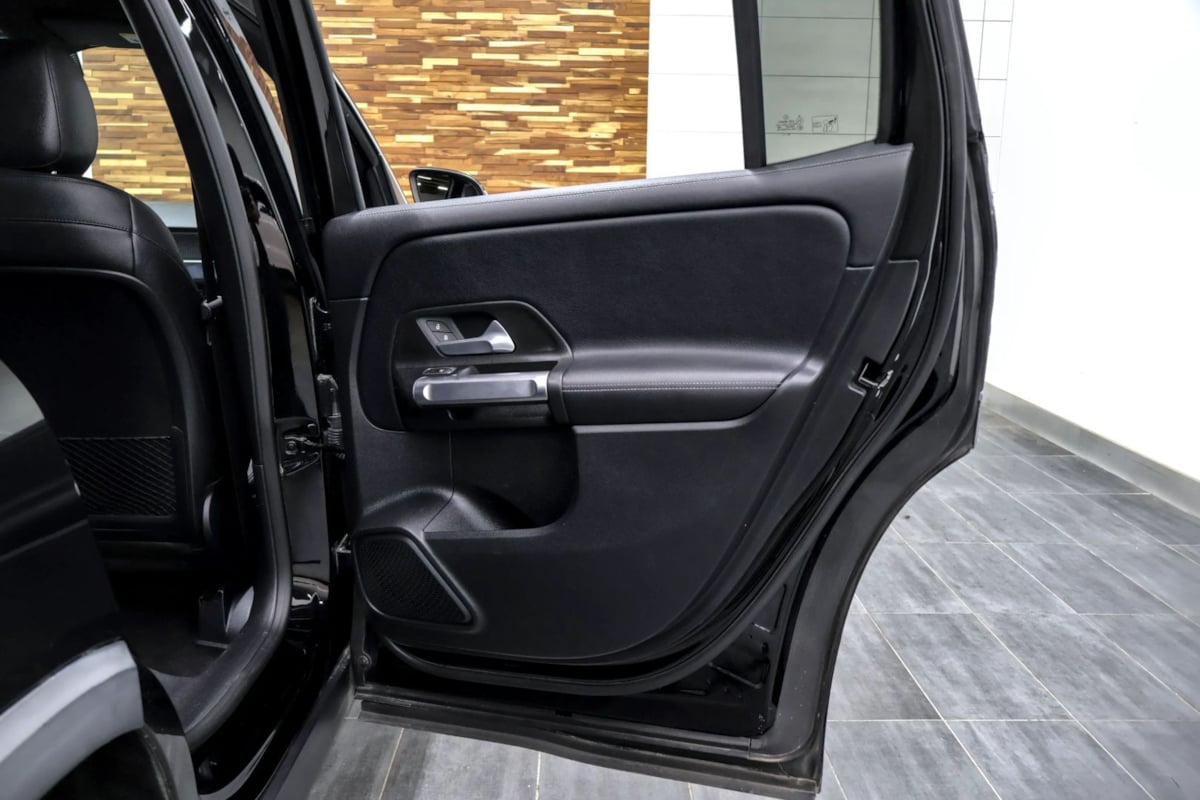 Mercedes-Benz GLB 250 photo 37