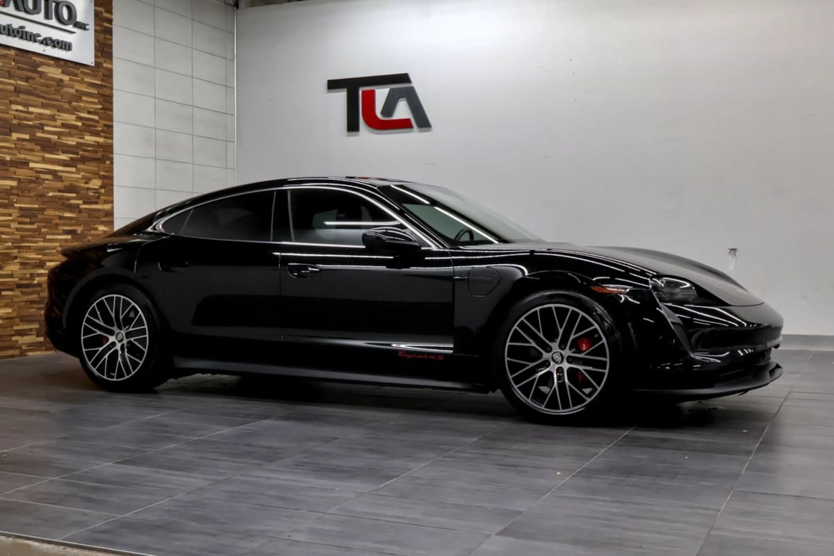 Porsche Taycan photo 5