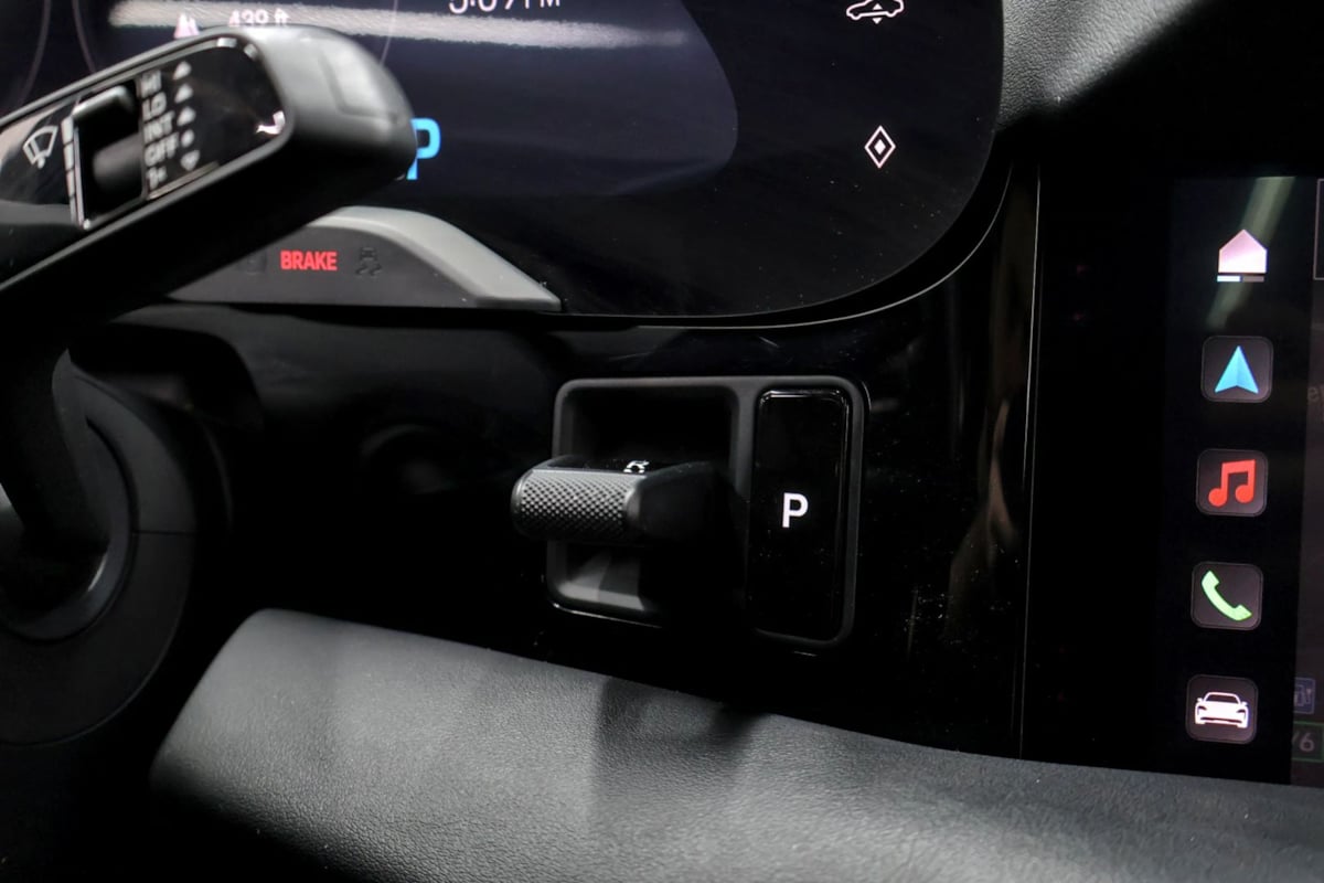 Porsche Taycan photo 23