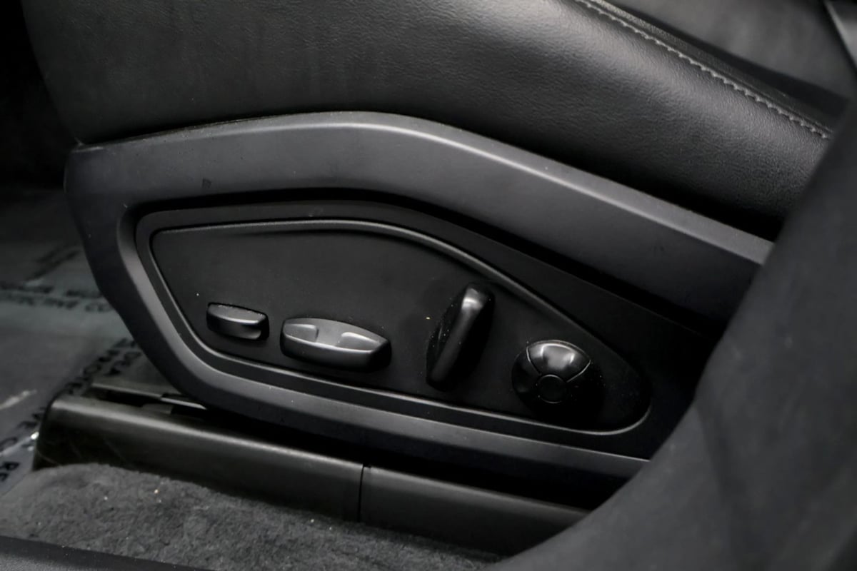 Porsche Taycan photo 34
