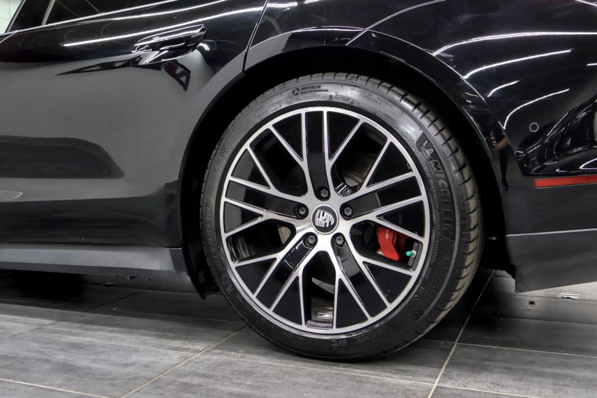 Porsche Taycan photo 42