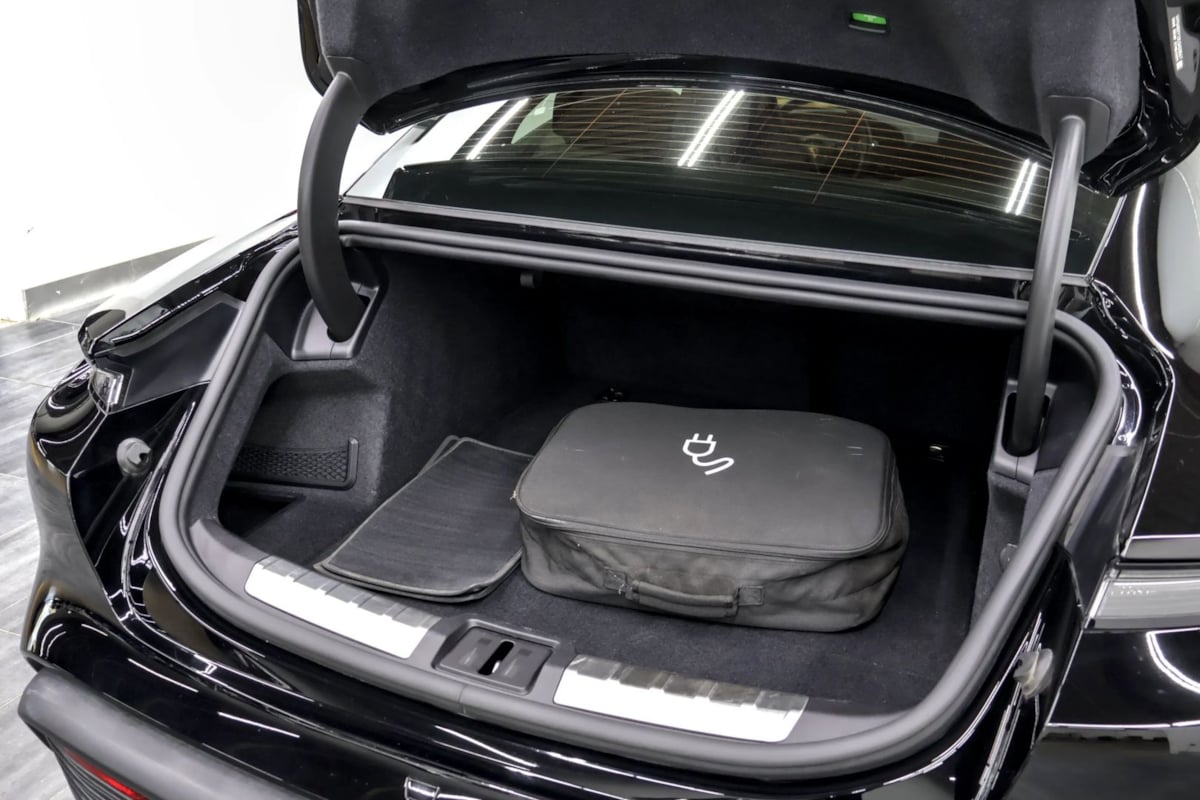 Porsche Taycan photo 46