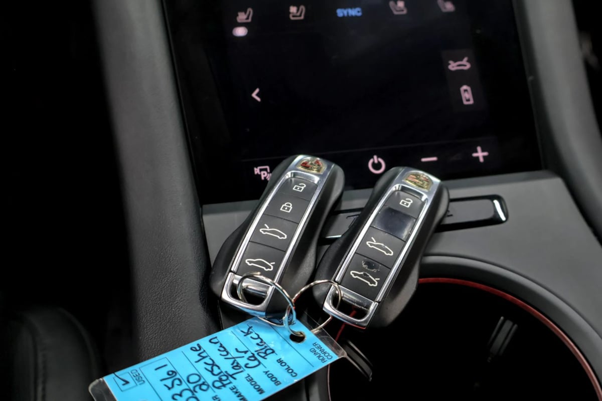 Porsche Taycan photo 48