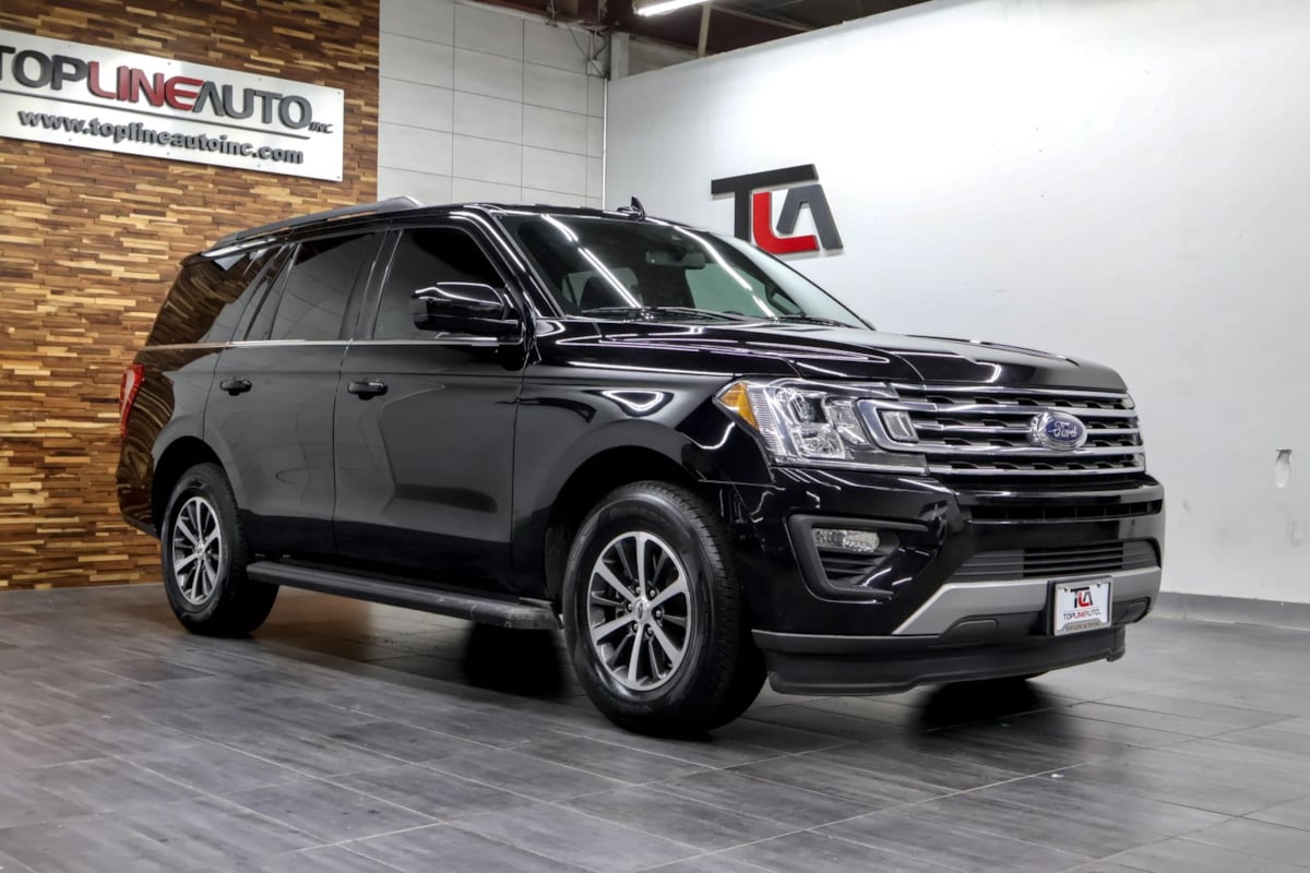 Photo 2 of this Ford Expedition