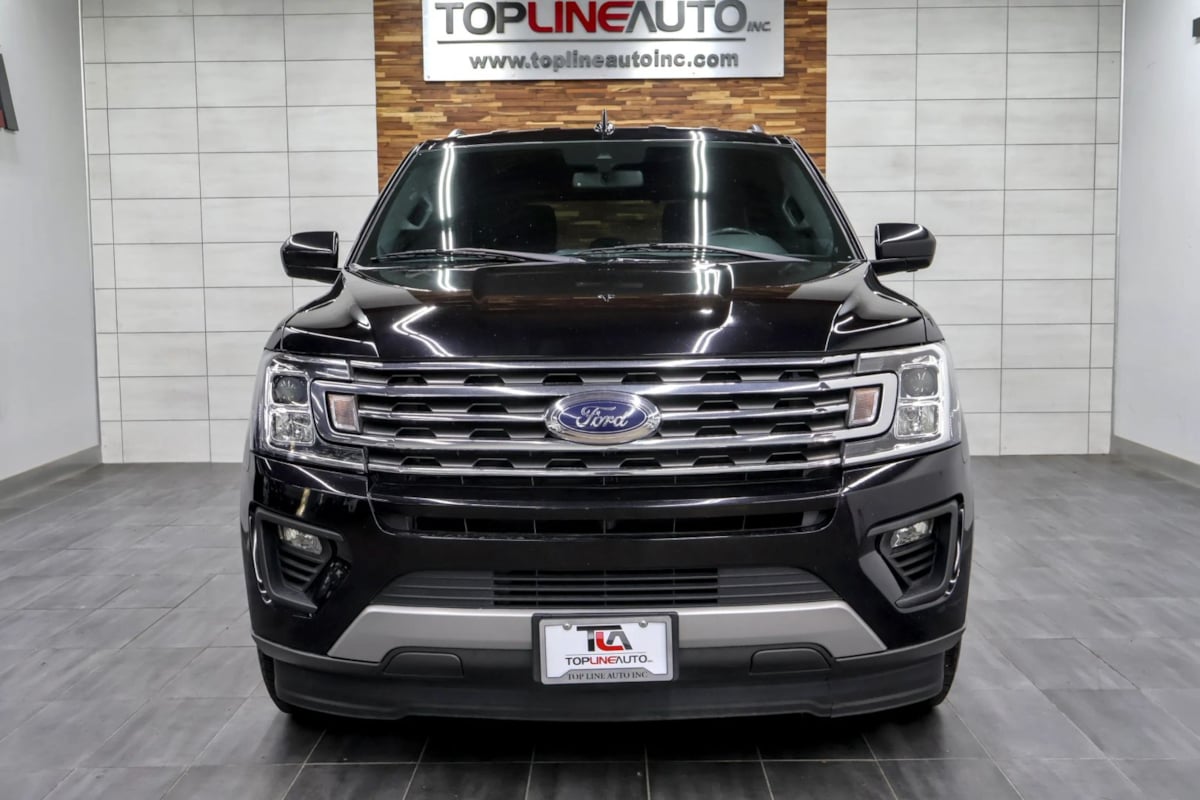 Photo 3 of this Ford Expedition