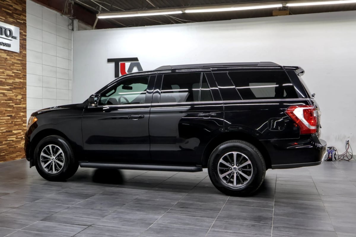 Photo 6 of this Ford Expedition
