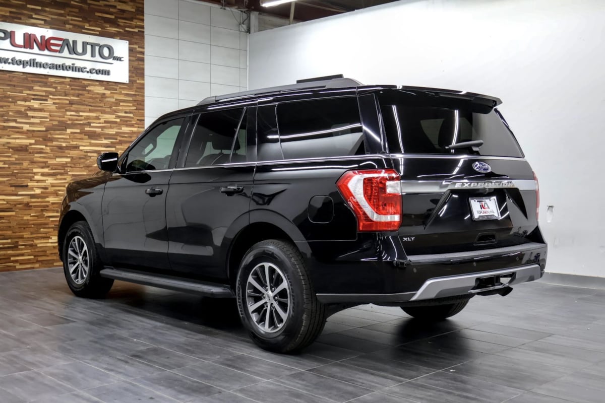 Photo 7 of this Ford Expedition