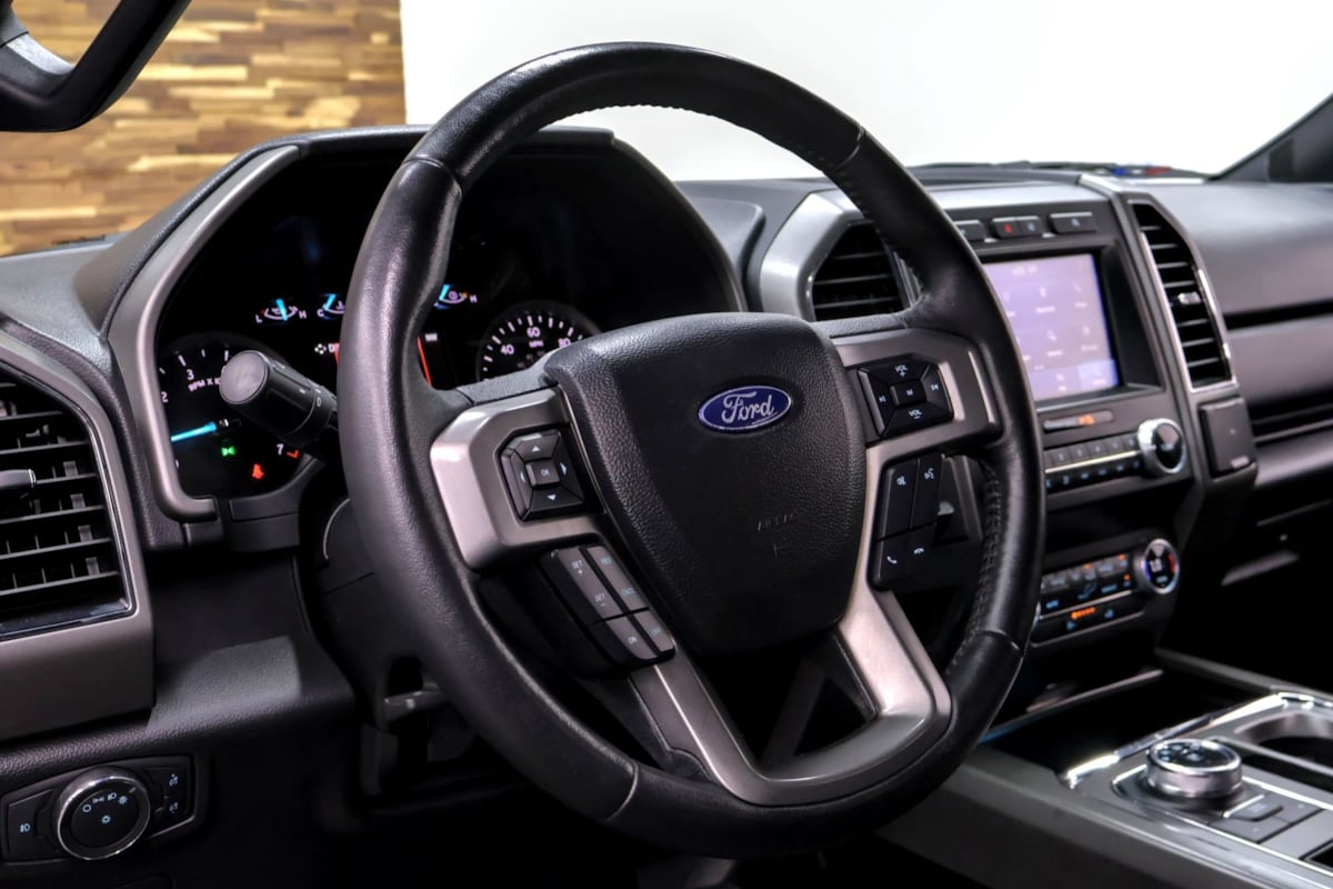 Photo 13 of this Ford Expedition