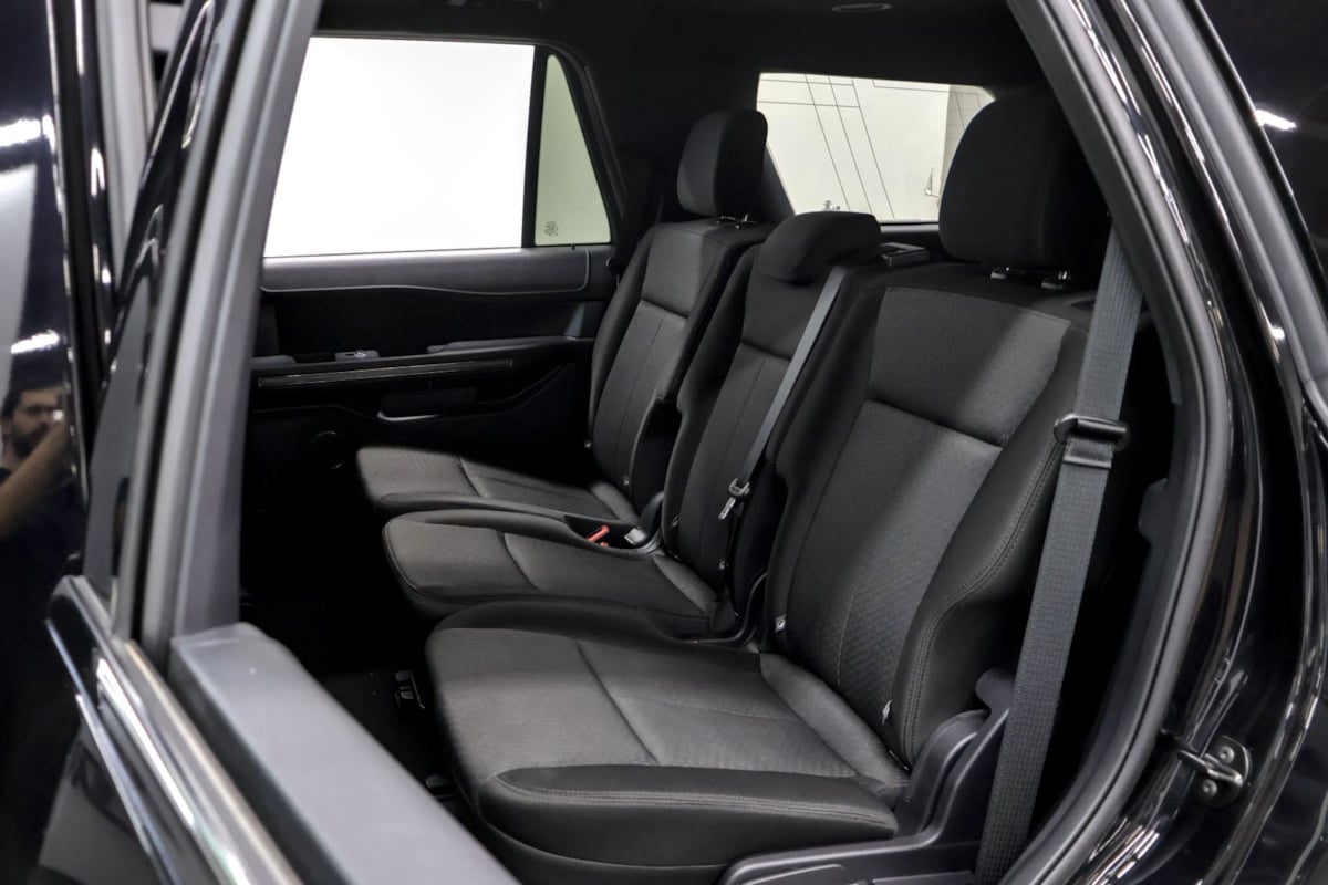 Photo 31 of this Ford Expedition