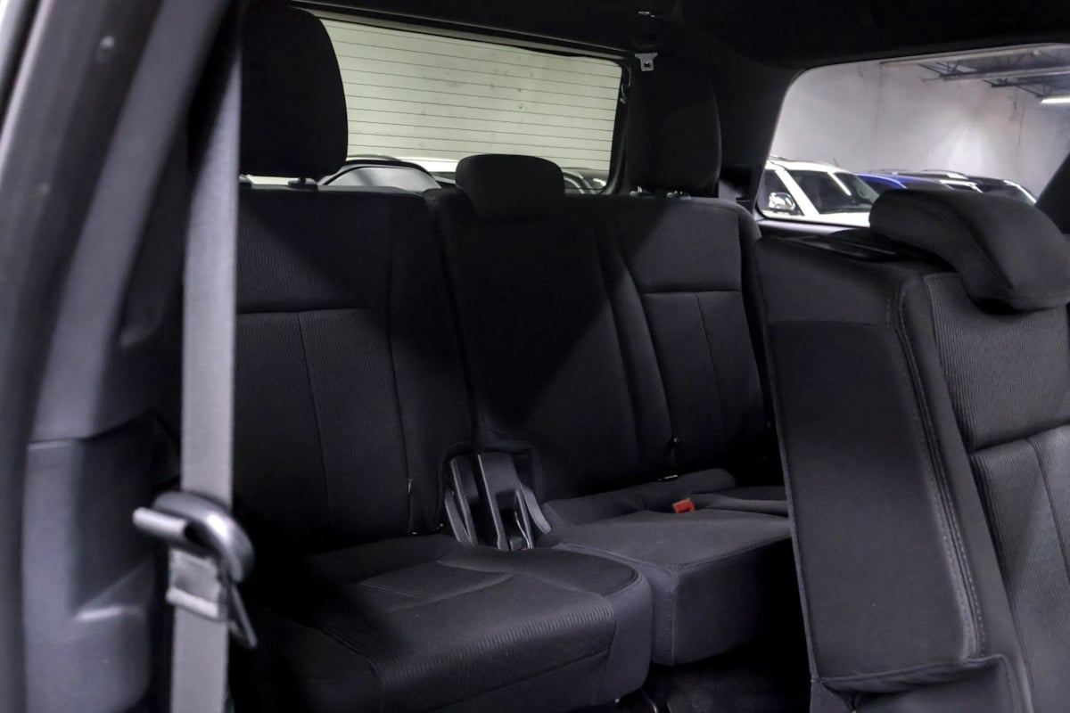 Photo 33 of this Ford Expedition