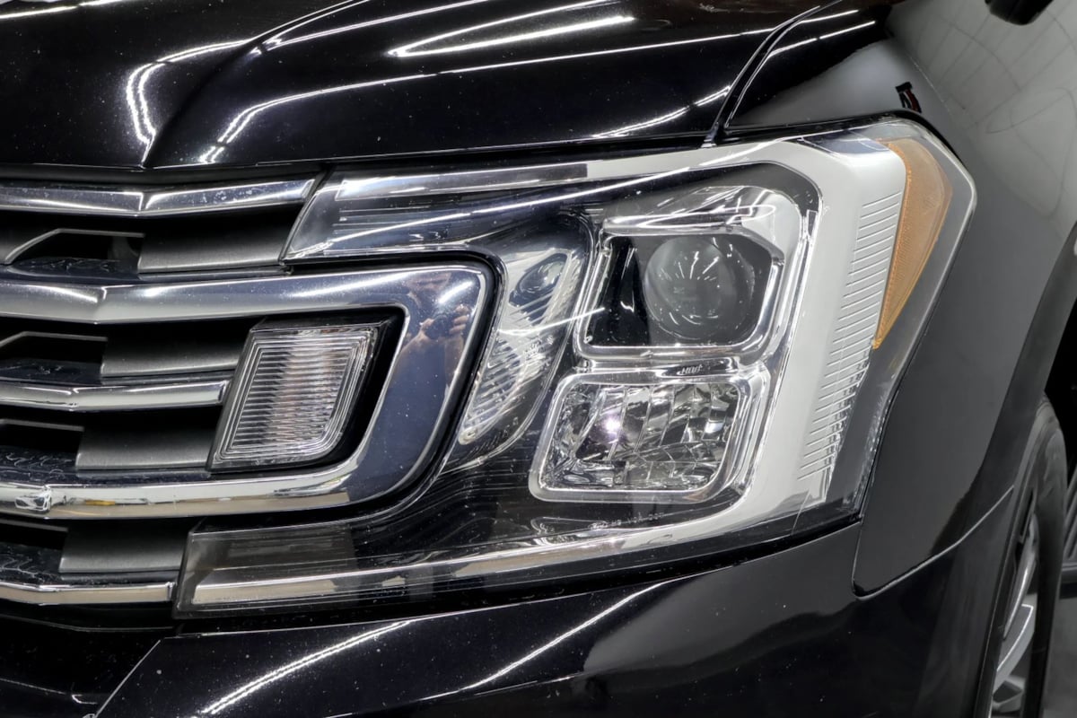 Photo 40 of this Ford Expedition