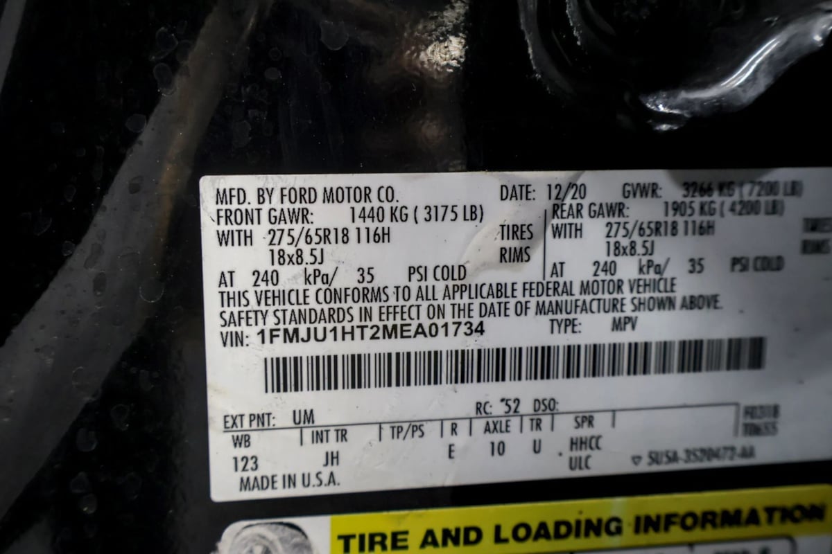Photo 48 of this Ford Expedition