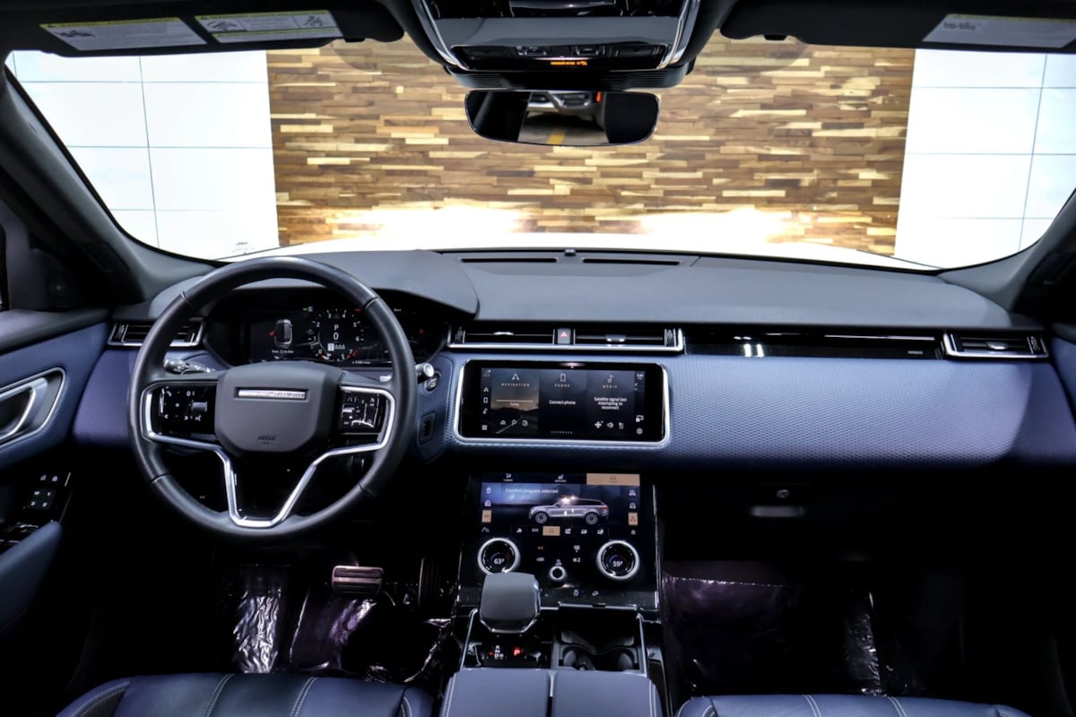 Land Rover Range Rover Velar photo 11
