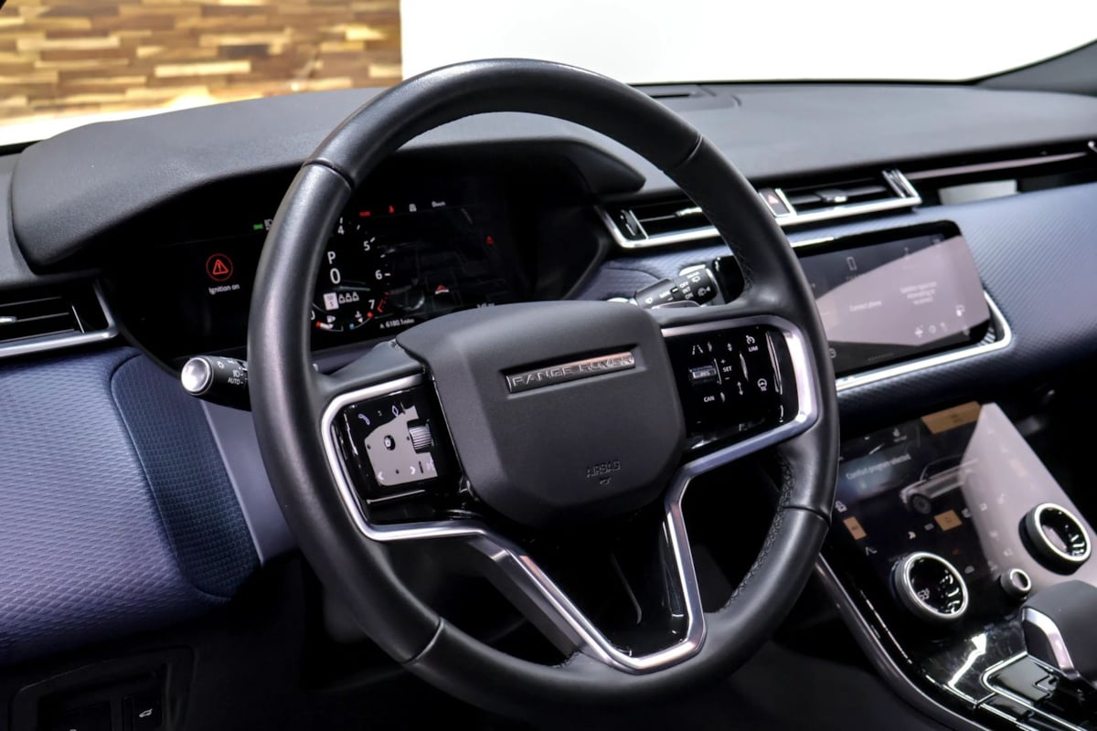 Land Rover Range Rover Velar photo 13