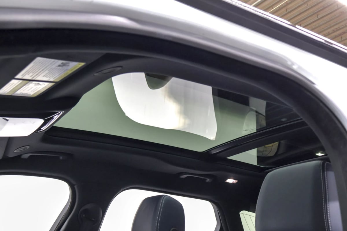 Land Rover Range Rover Velar photo 26