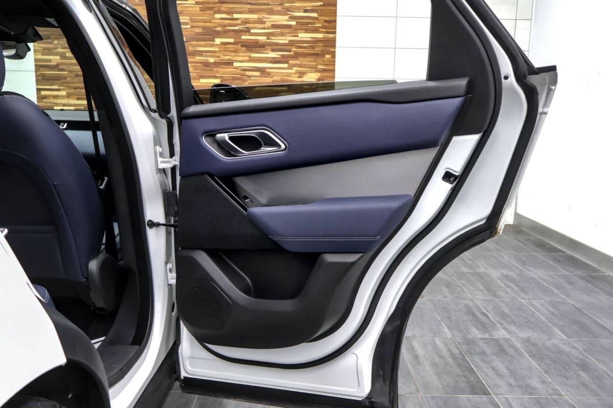 Land Rover Range Rover Velar photo 38