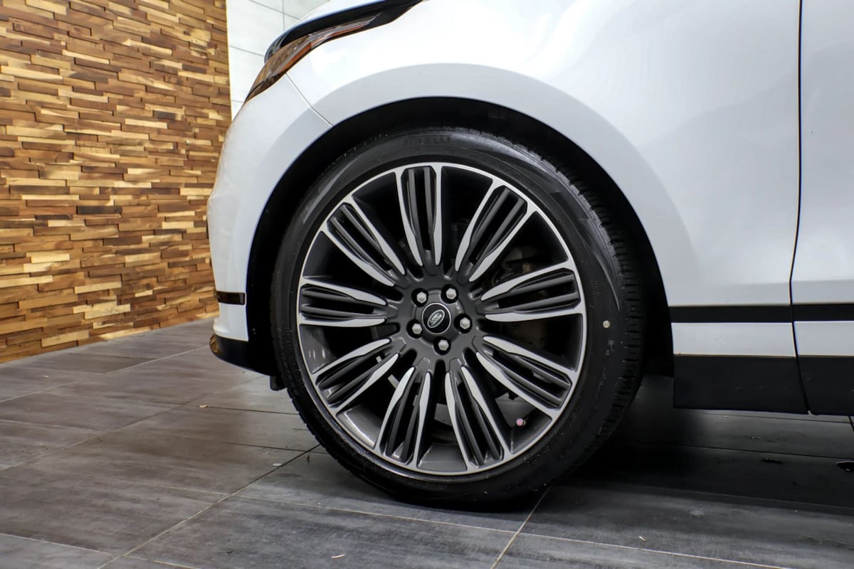 Land Rover Range Rover Velar photo 41