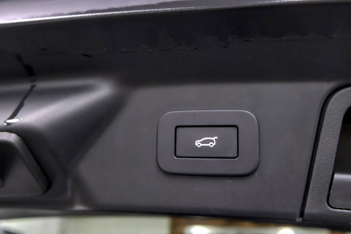 Land Rover Range Rover Velar photo 46
