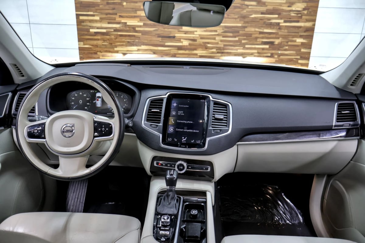 Photo 11 of this Volvo XC90