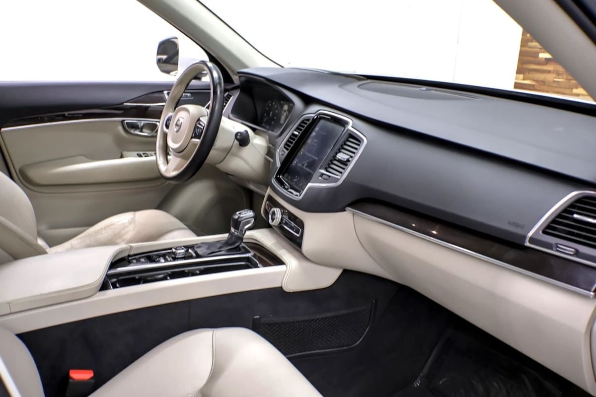 Photo 12 of this Volvo XC90