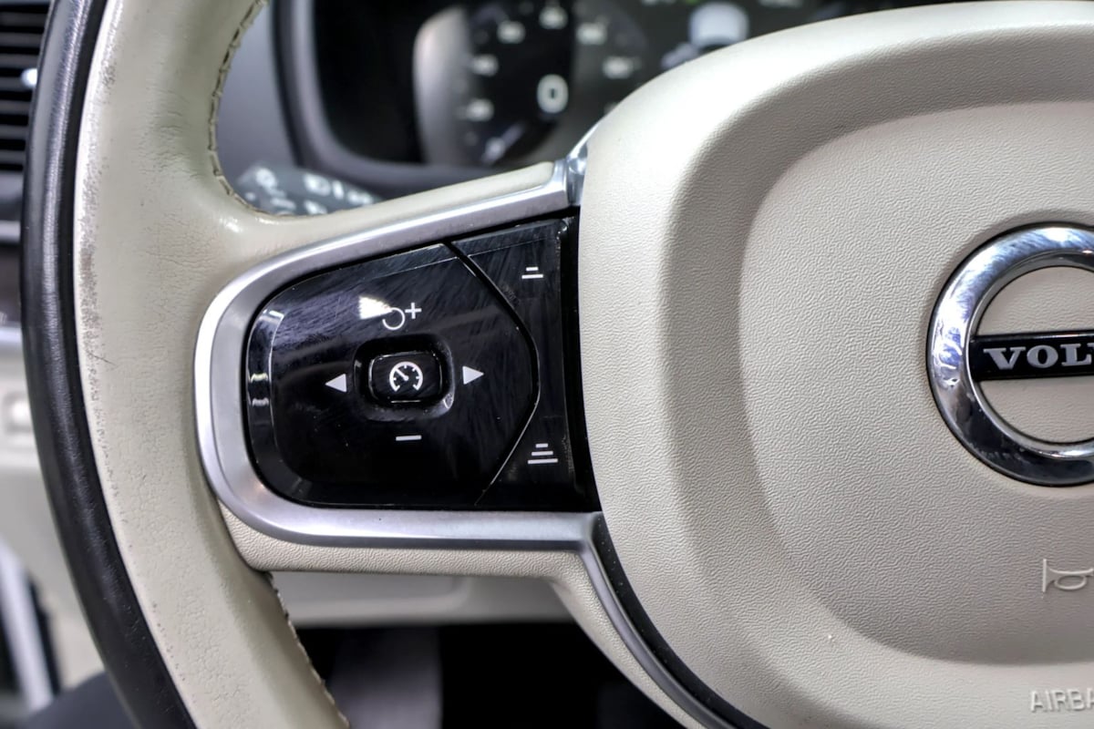 Photo 14 of this Volvo XC90
