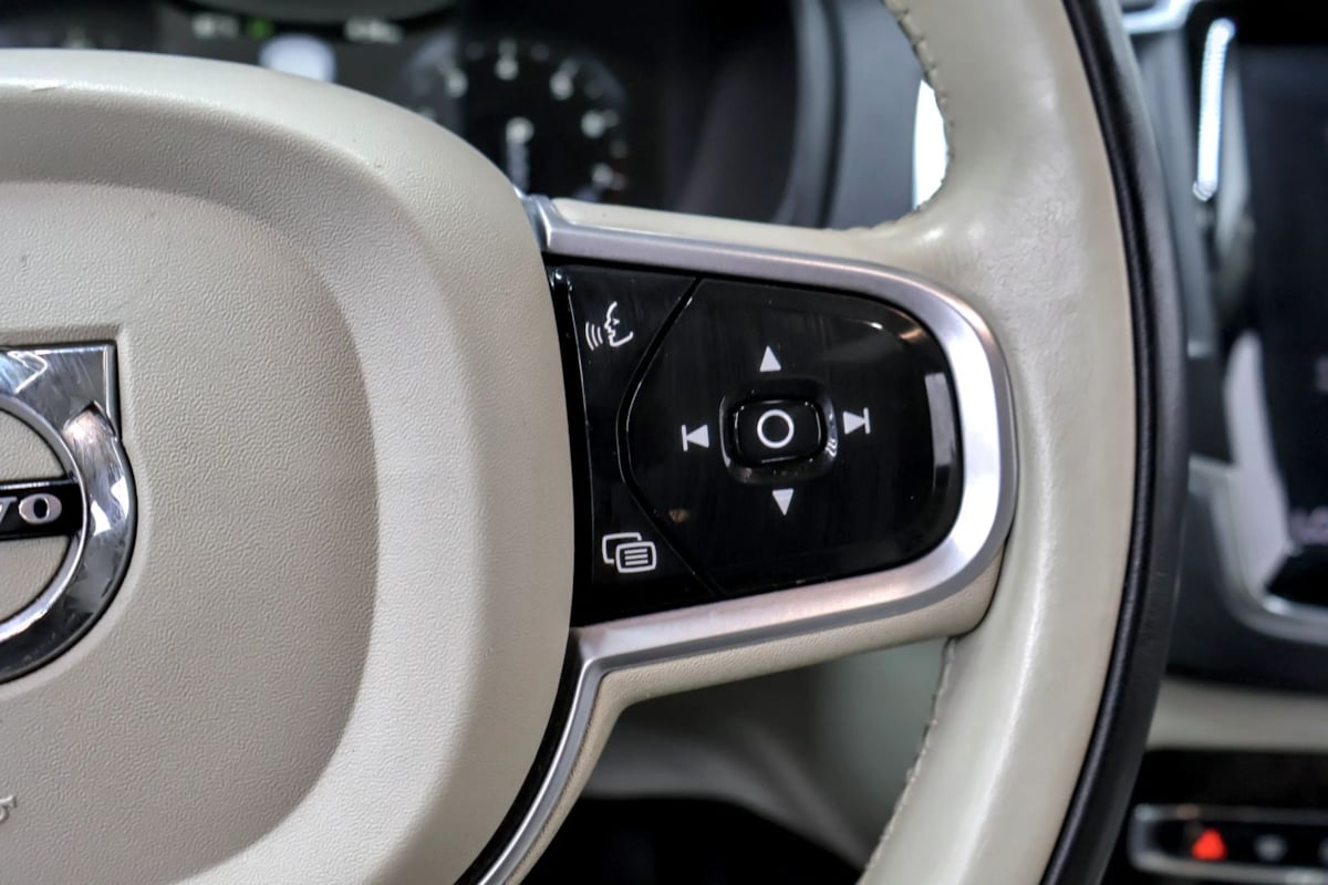 Photo 15 of this Volvo XC90
