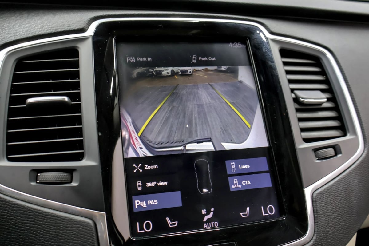 Photo 22 of this Volvo XC90