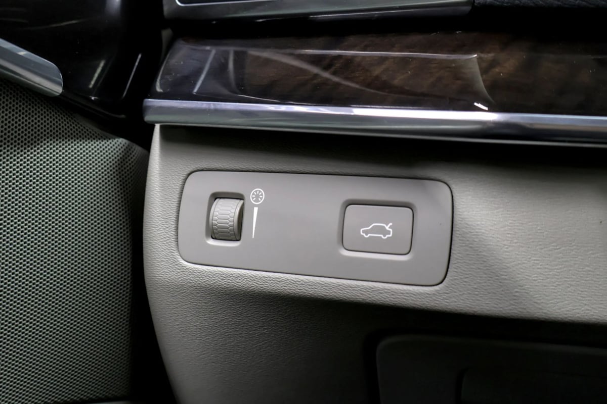 Photo 24 of this Volvo XC90