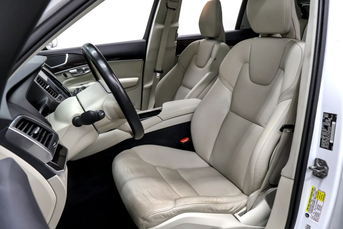 Photo 26 of this Volvo XC90