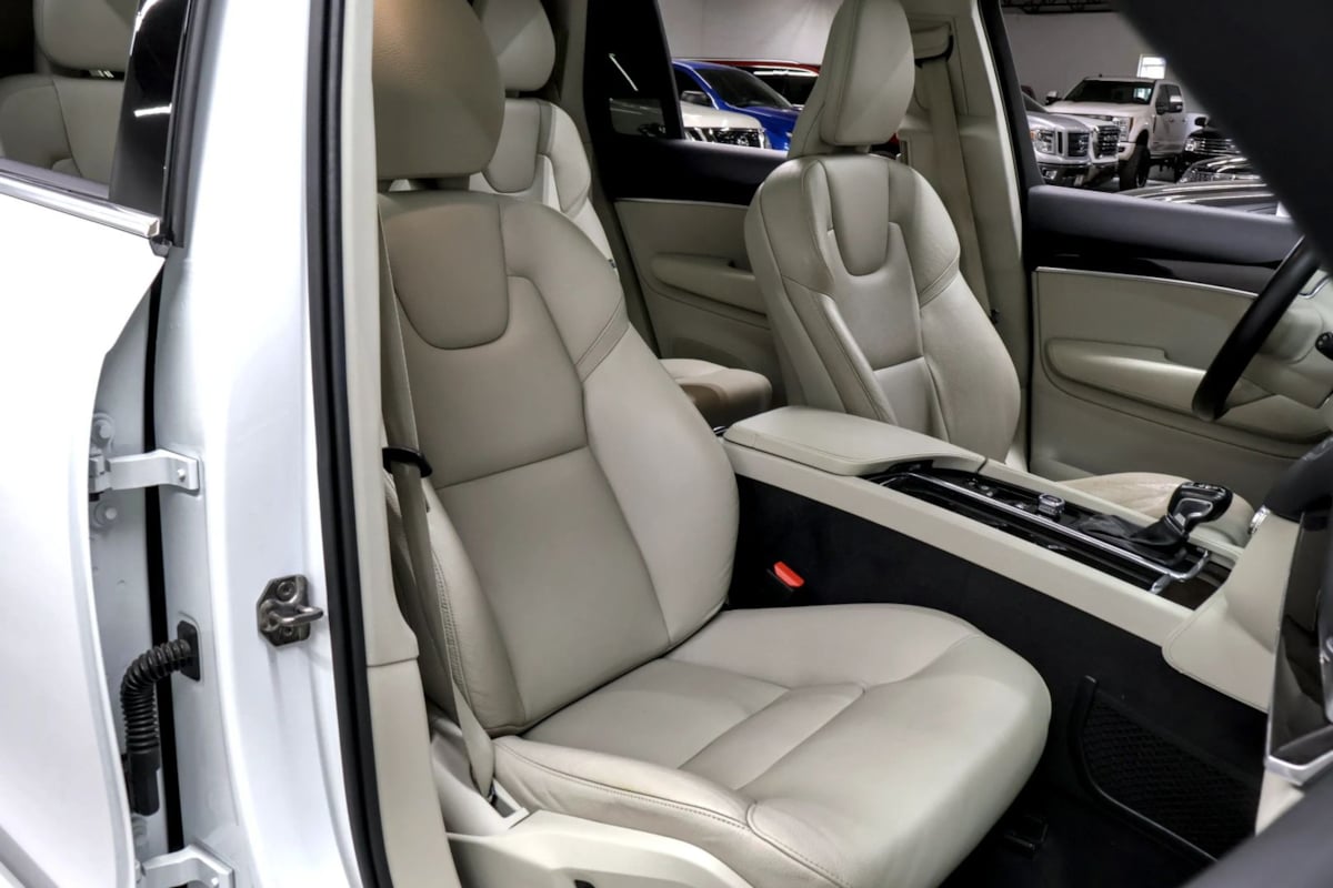 Photo 27 of this Volvo XC90