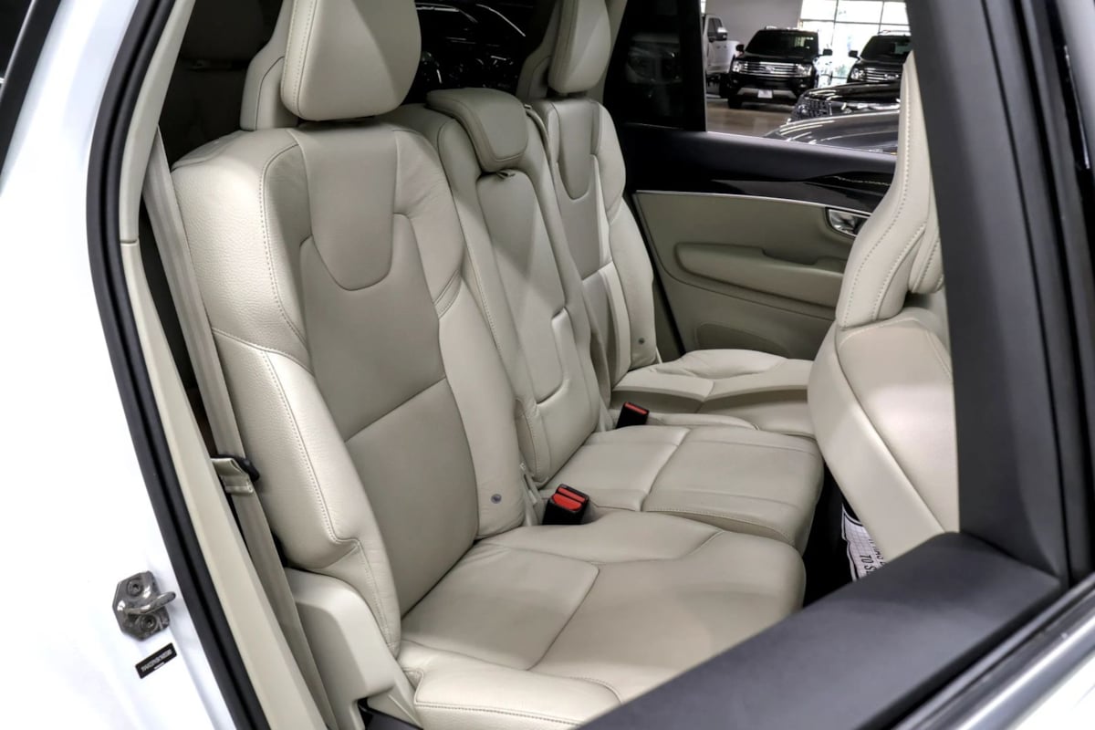 Photo 28 of this Volvo XC90