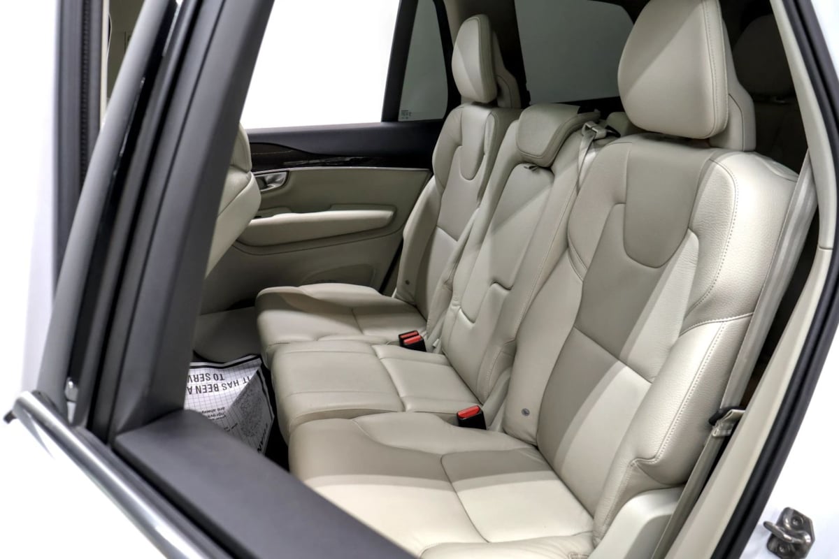 Photo 30 of this Volvo XC90