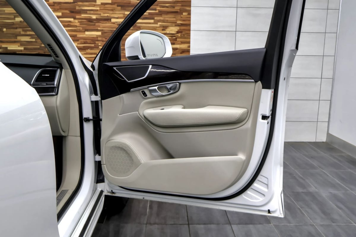 Photo 37 of this Volvo XC90