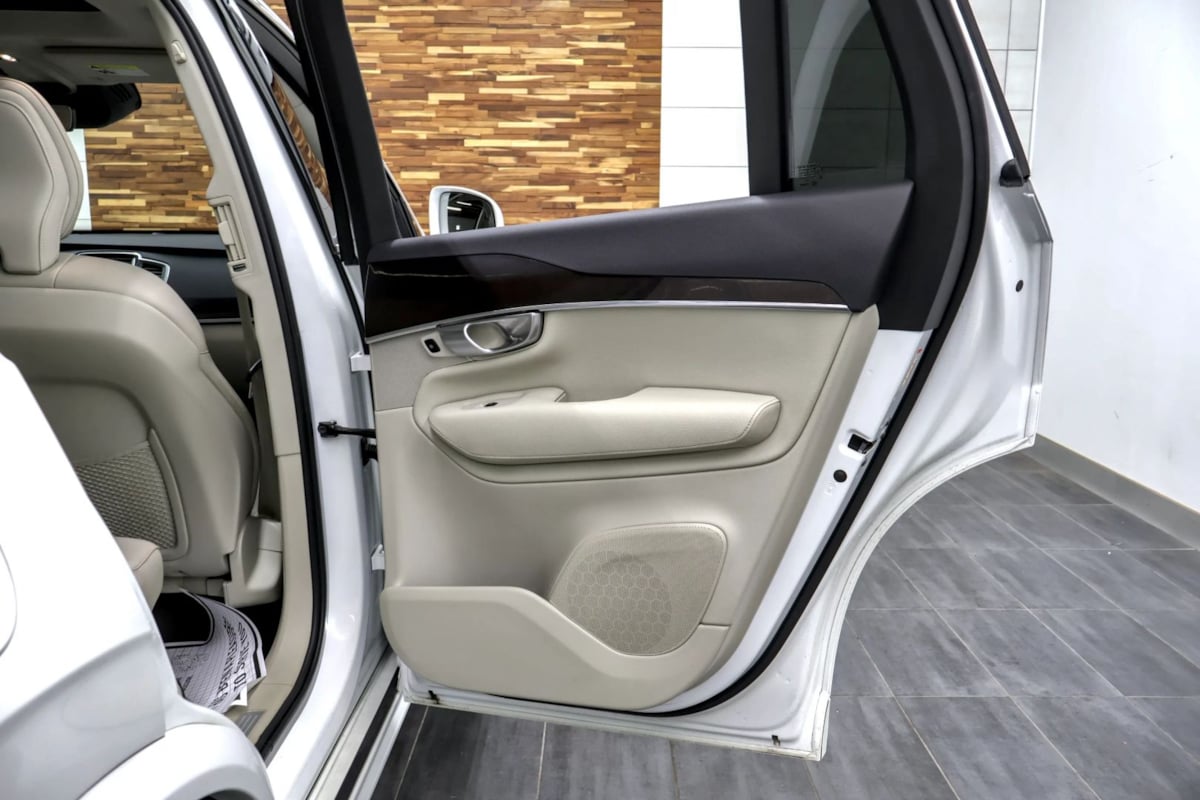 Photo 38 of this Volvo XC90