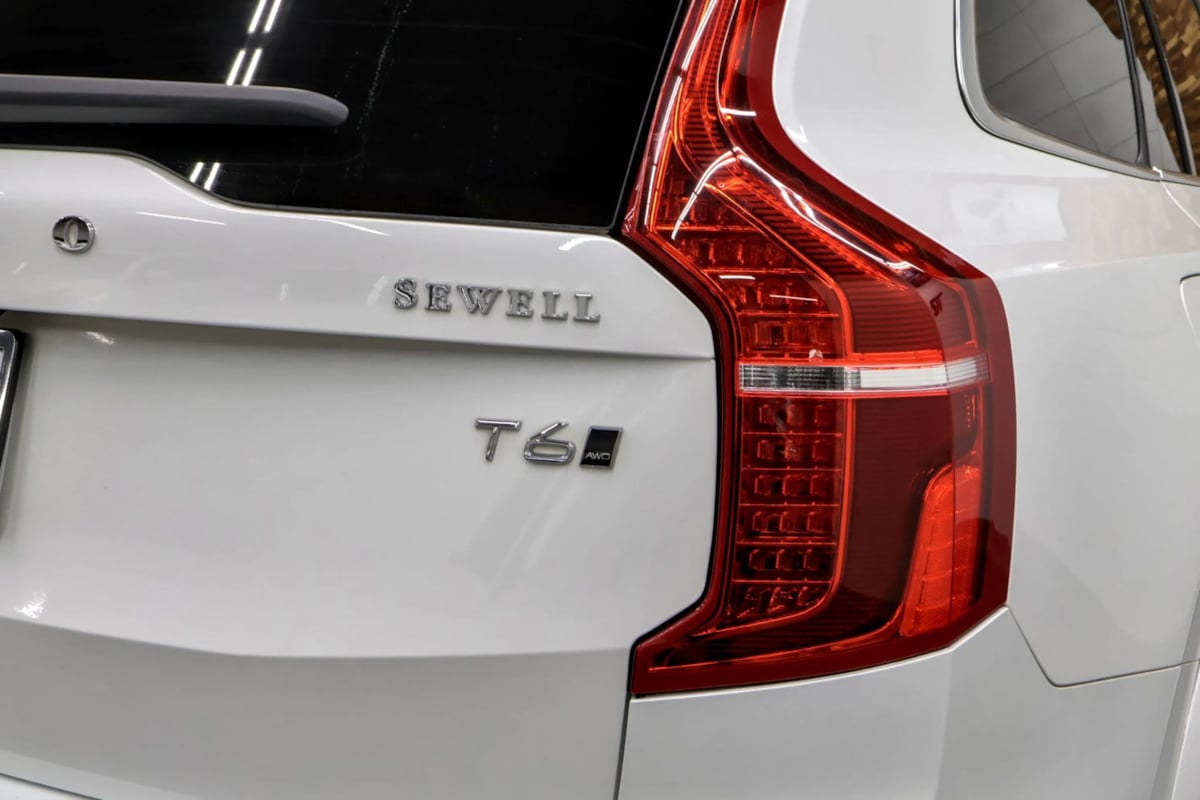 Photo 40 of this Volvo XC90