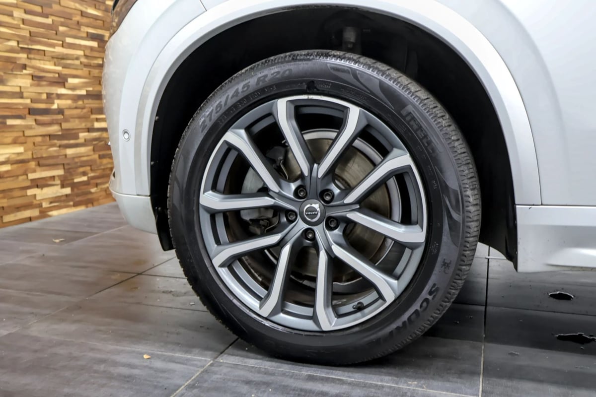 Photo 41 of this Volvo XC90