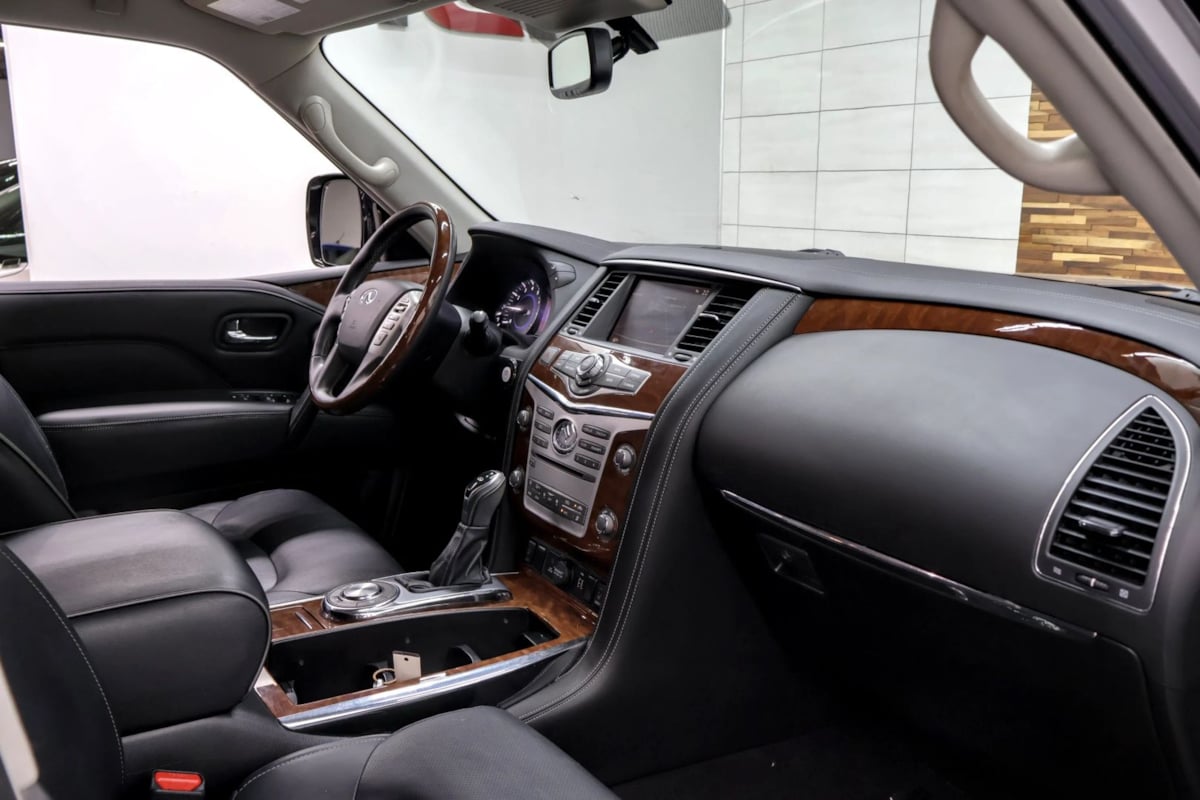 Photo 12 of this INFINITI QX80